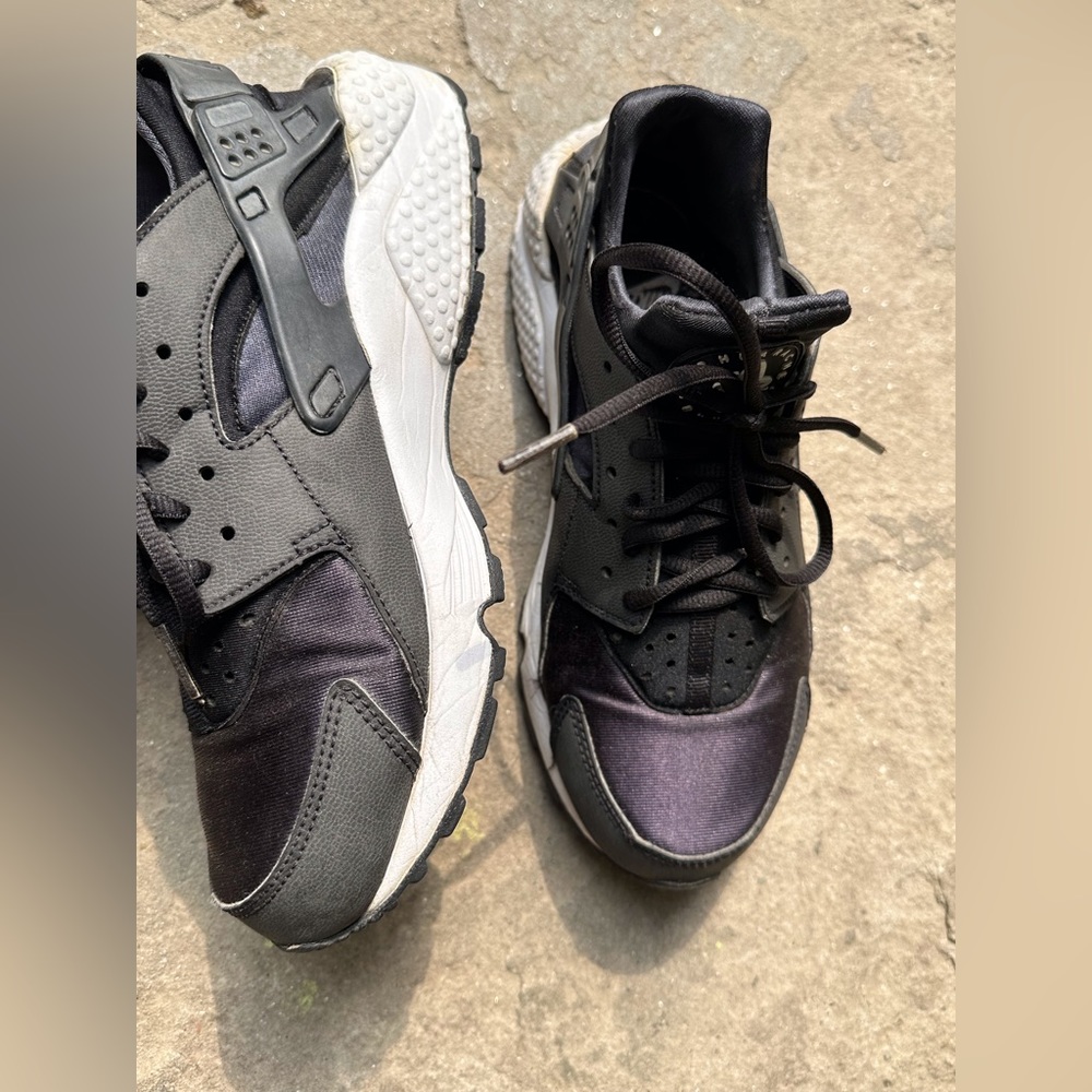 Nike Huarache - Picture 1 of 16